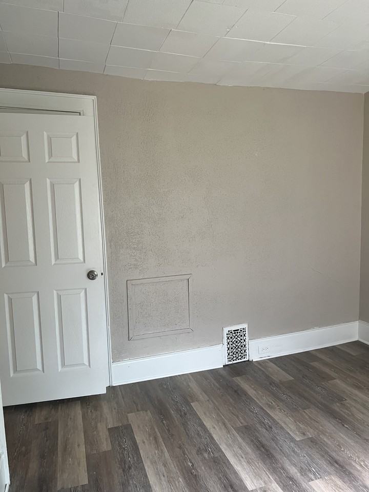 18 Wellington Ave #3 - Photo 5 of 19