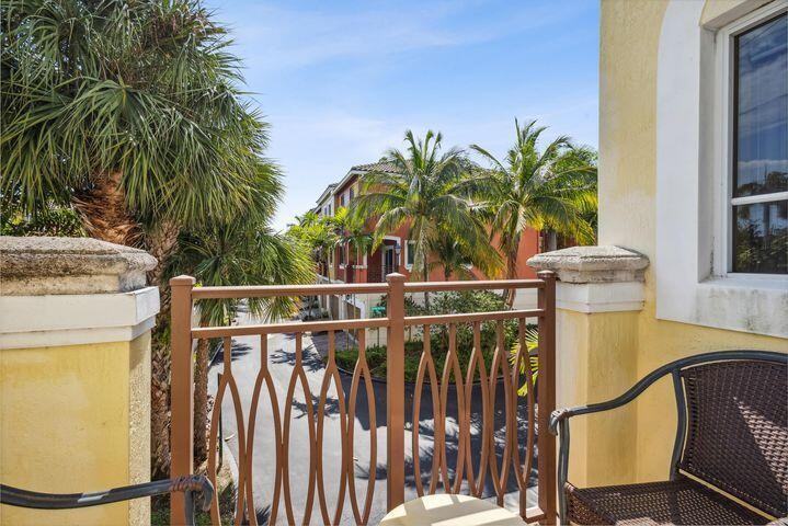 1801 Coastal Bay Boulevard - Photo 4 of 8
