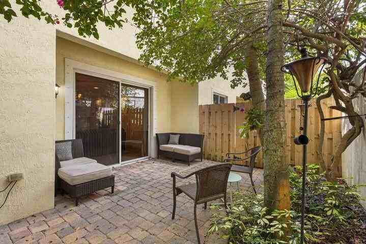 1801 Coastal Bay Boulevard - Photo 5 of 8