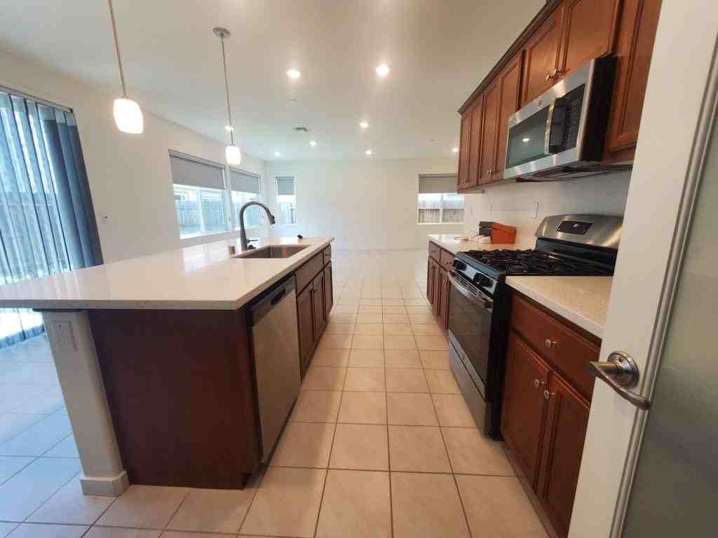 3619 Silver Pine Ln - Photo 4 of 16