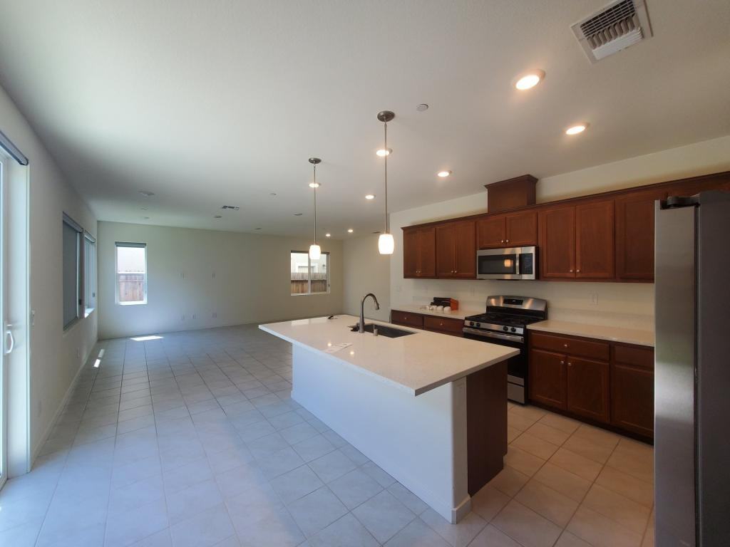 3619 Silver Pine Ln - Photo 7 of 16