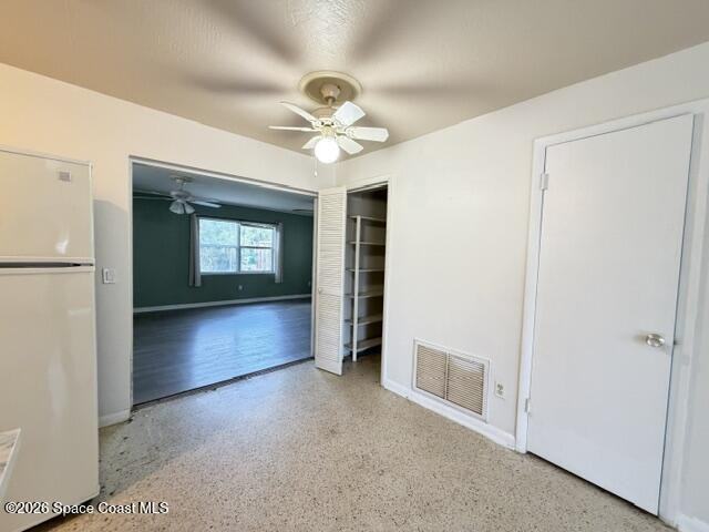 426 Oakridge Ave - Photo 4 of 14