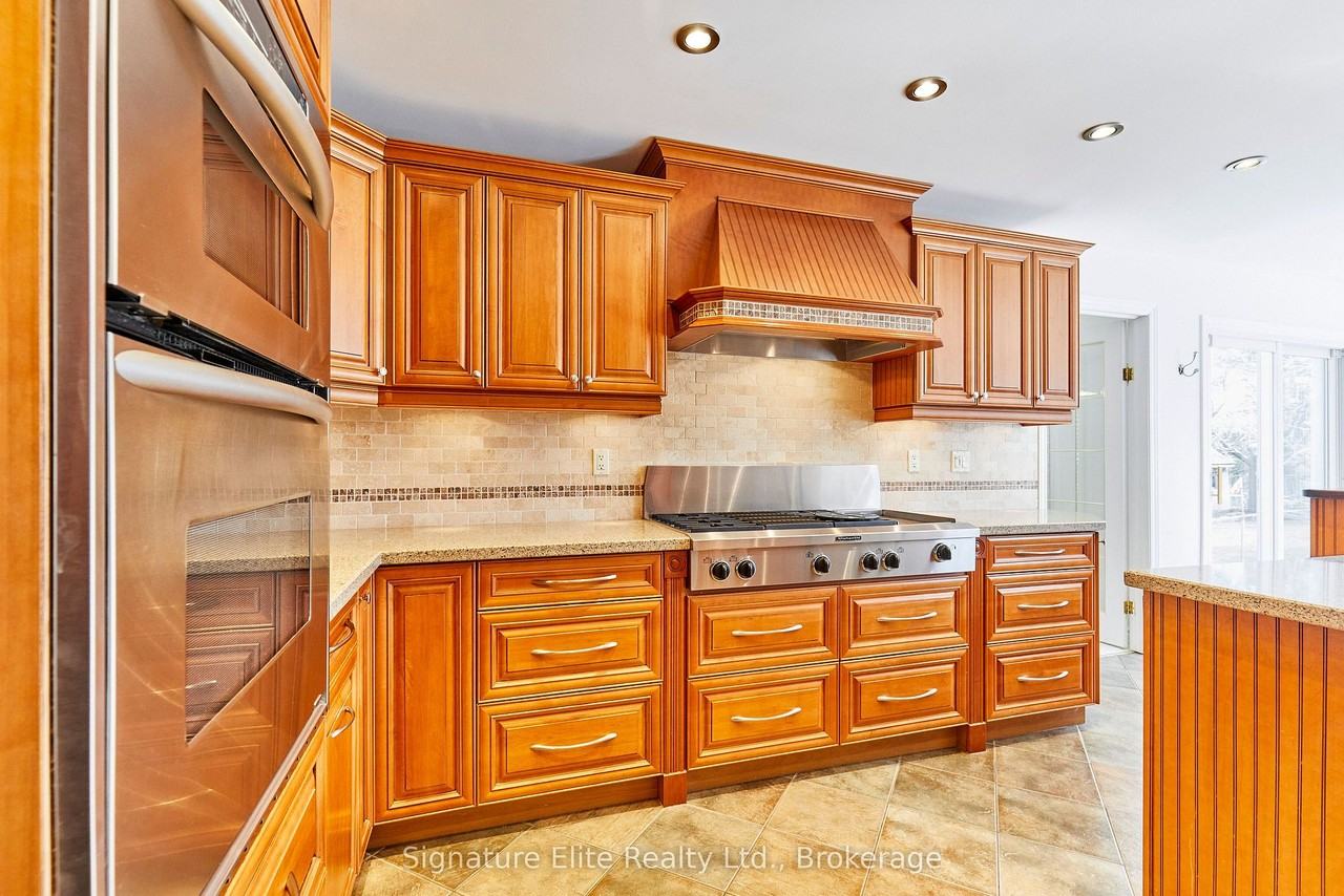 351 Kirby Crescent - Photo 2 of 42