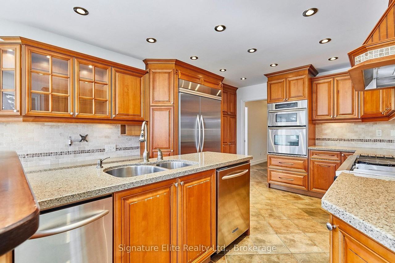 351 Kirby Crescent - Photo 6 of 42