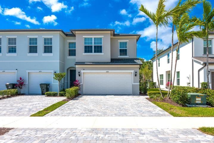 6082 Carre Way - Photo 2 of 8
