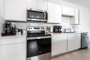featured image of 6082 Carre Way