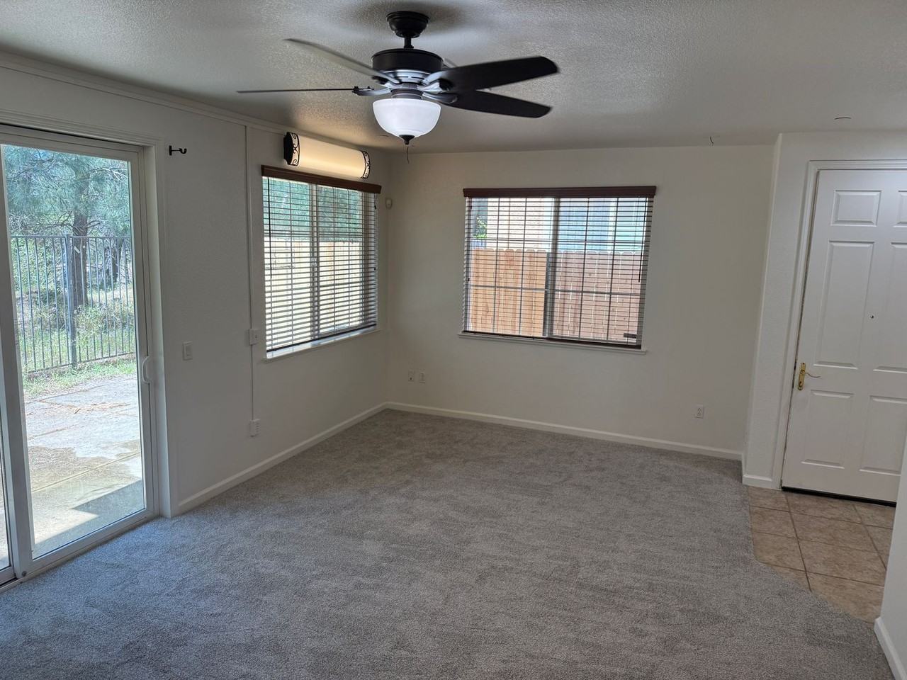 1402 Ferry Cir - Photo 6 of 15