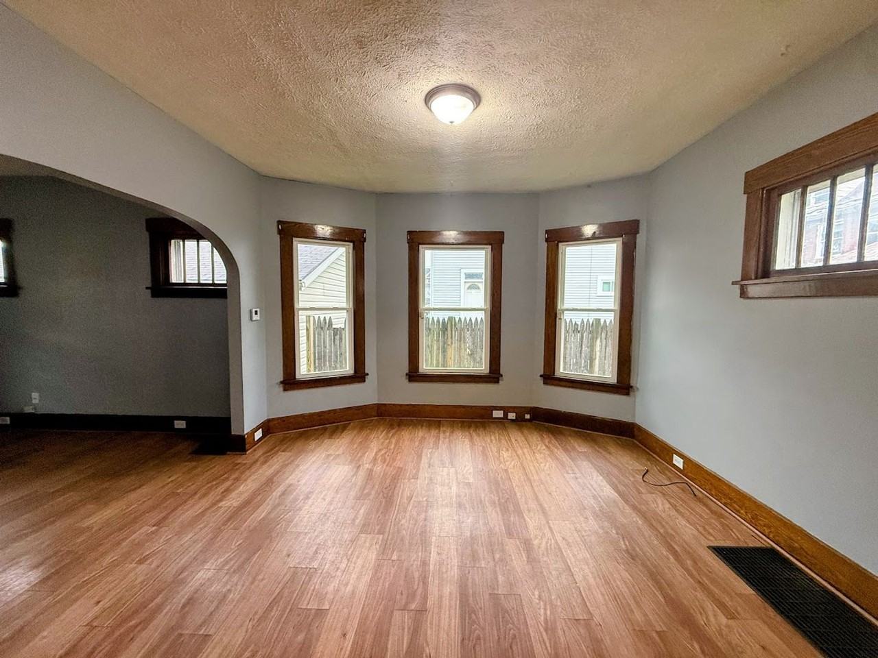 2711 11th St Nw - Photo 4 of 14