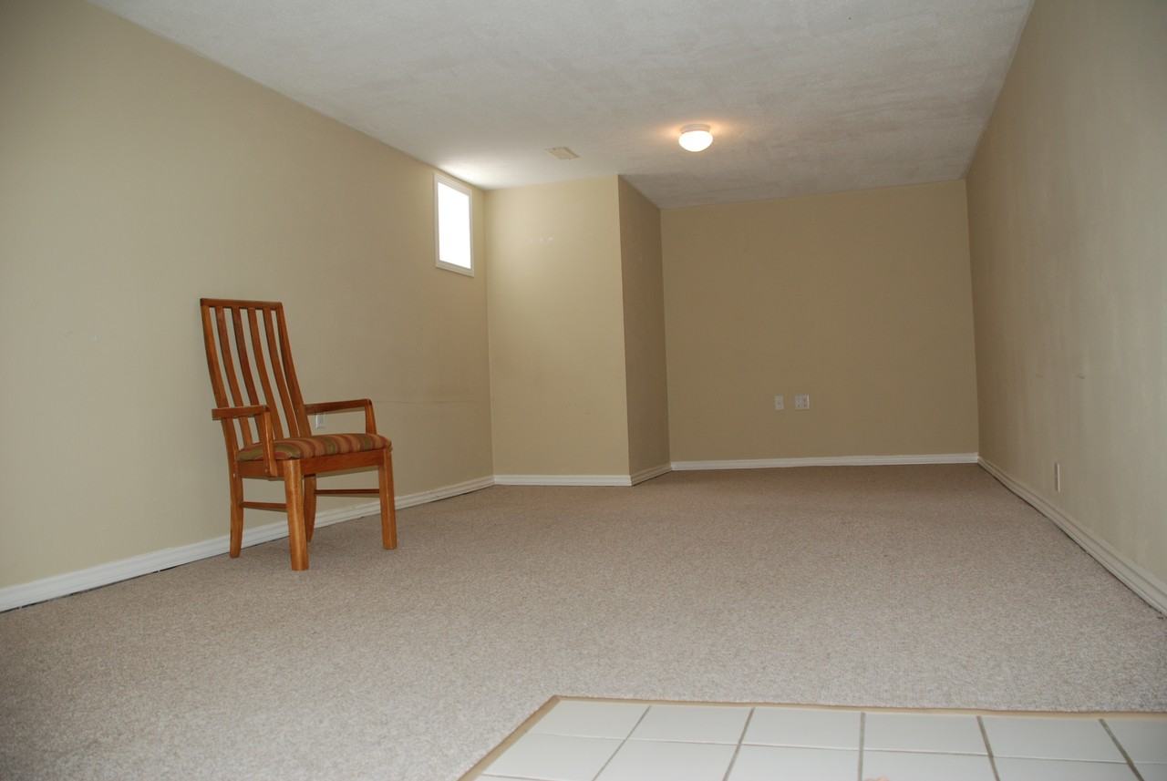 1049 Royal York Road - Photo 6 of 16