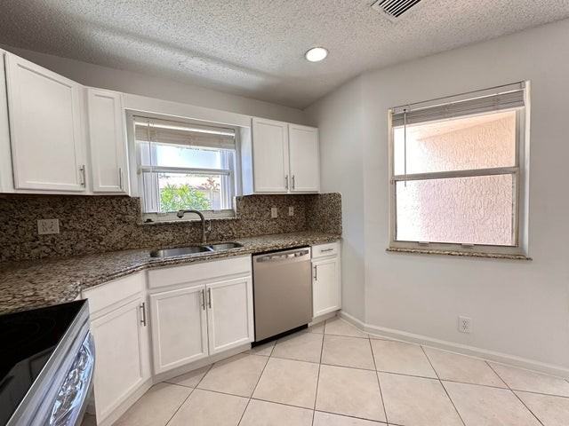 703 Crosswinds Drive - Photo 4 of 8
