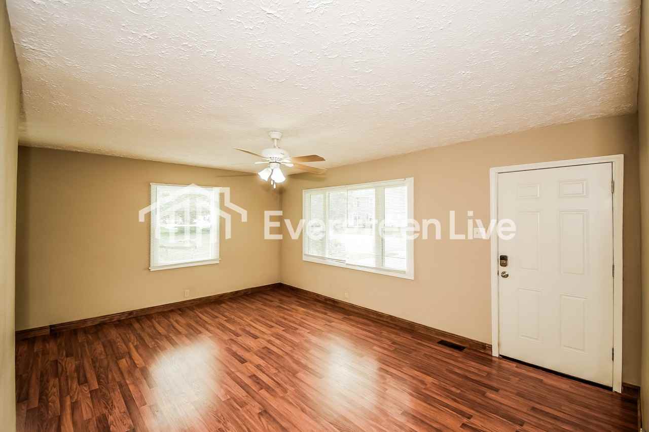4727 Payton Ave - Photo 2 of 15