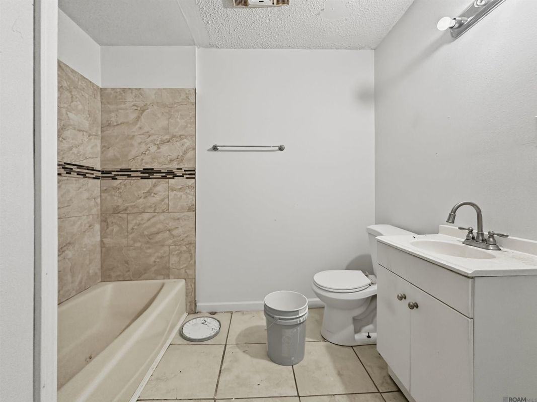 5156 Linden St - Photo 5 of 8