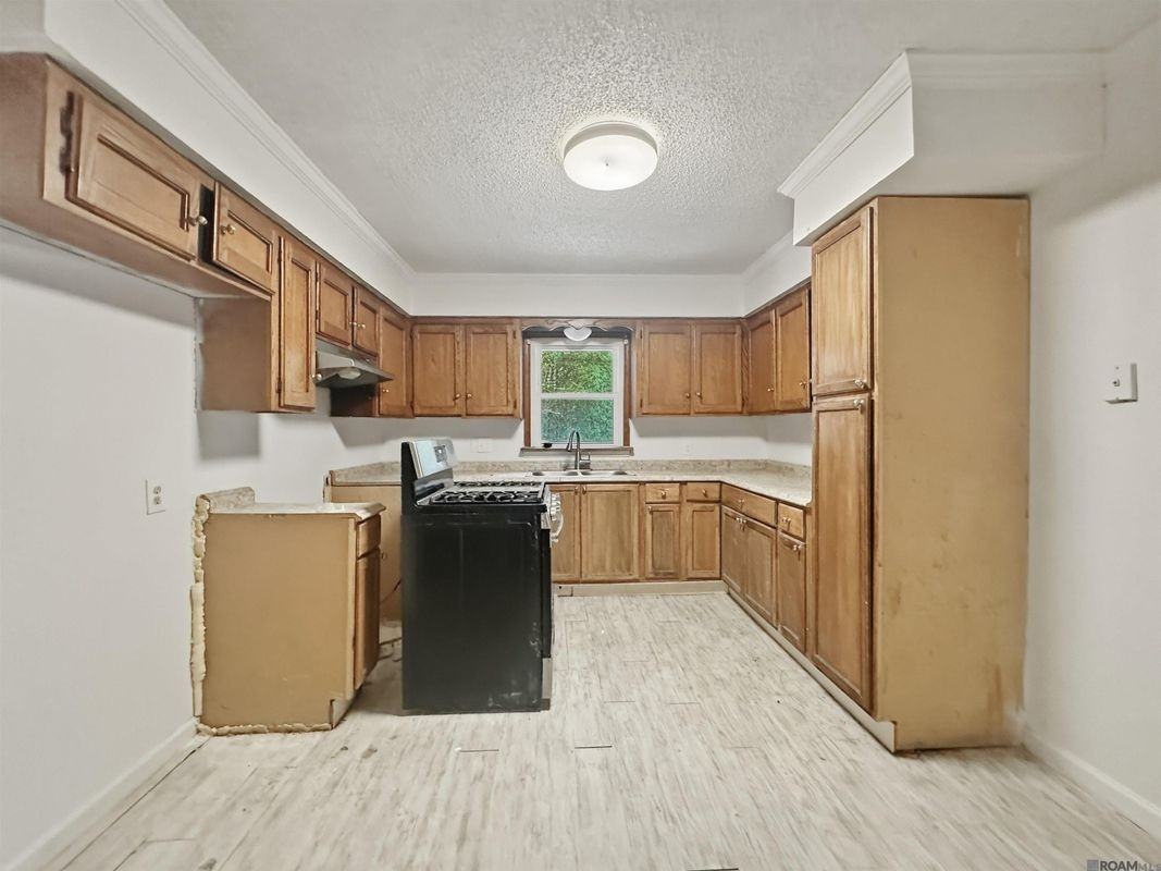 5156 Linden St - Photo 6 of 8