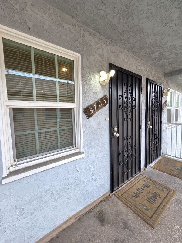 3705 S Victoria Ave - Photo 2 of 14
