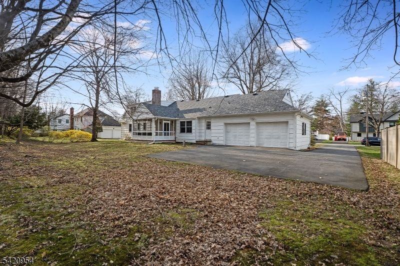 7 Village Rd - Photo 3 of 3