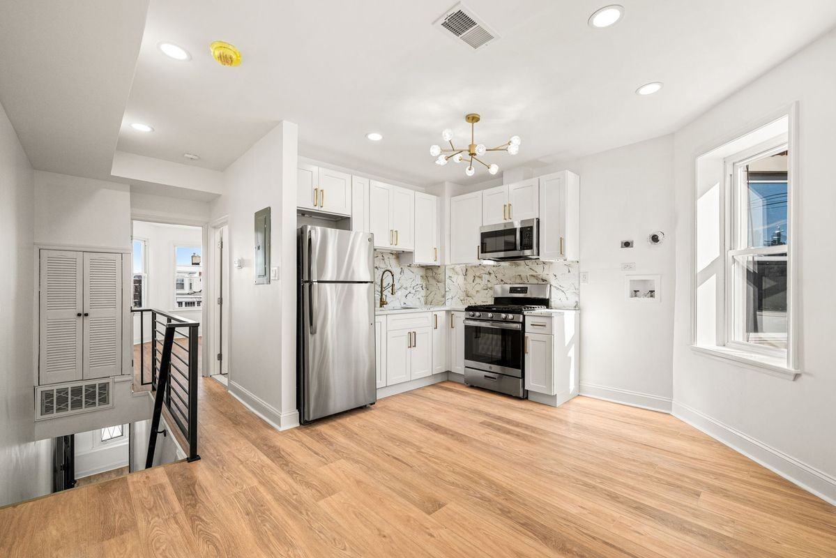 6128 Chestnut St - Photo 6 of 12