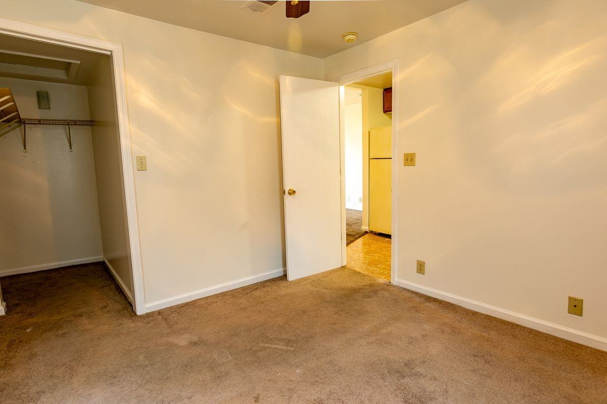 105 E 30th St - Photo 3 of 4