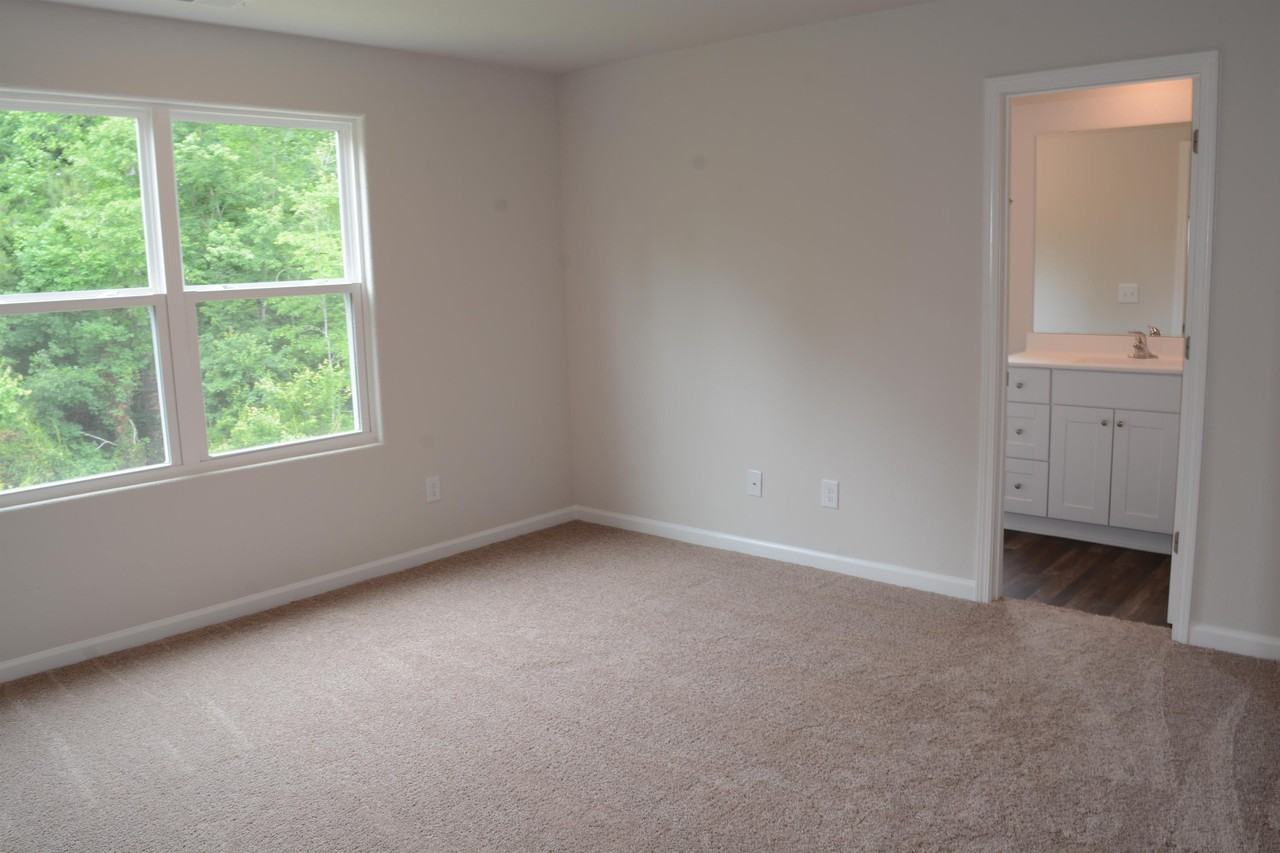 110 Chandler Ct #1 - Photo 4 of 10