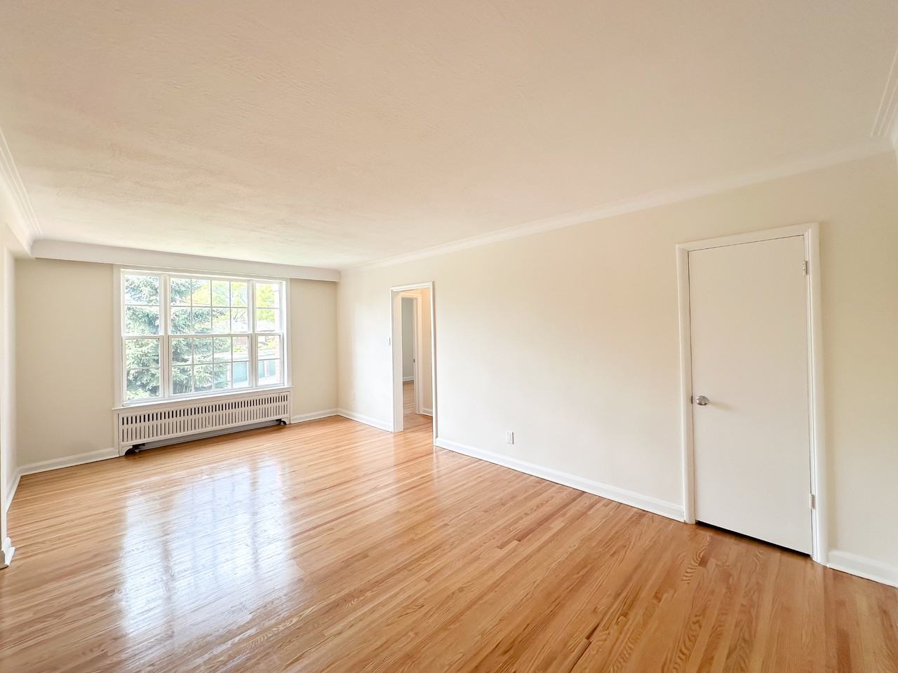 Crestview Apartments - Photo 3 of 15