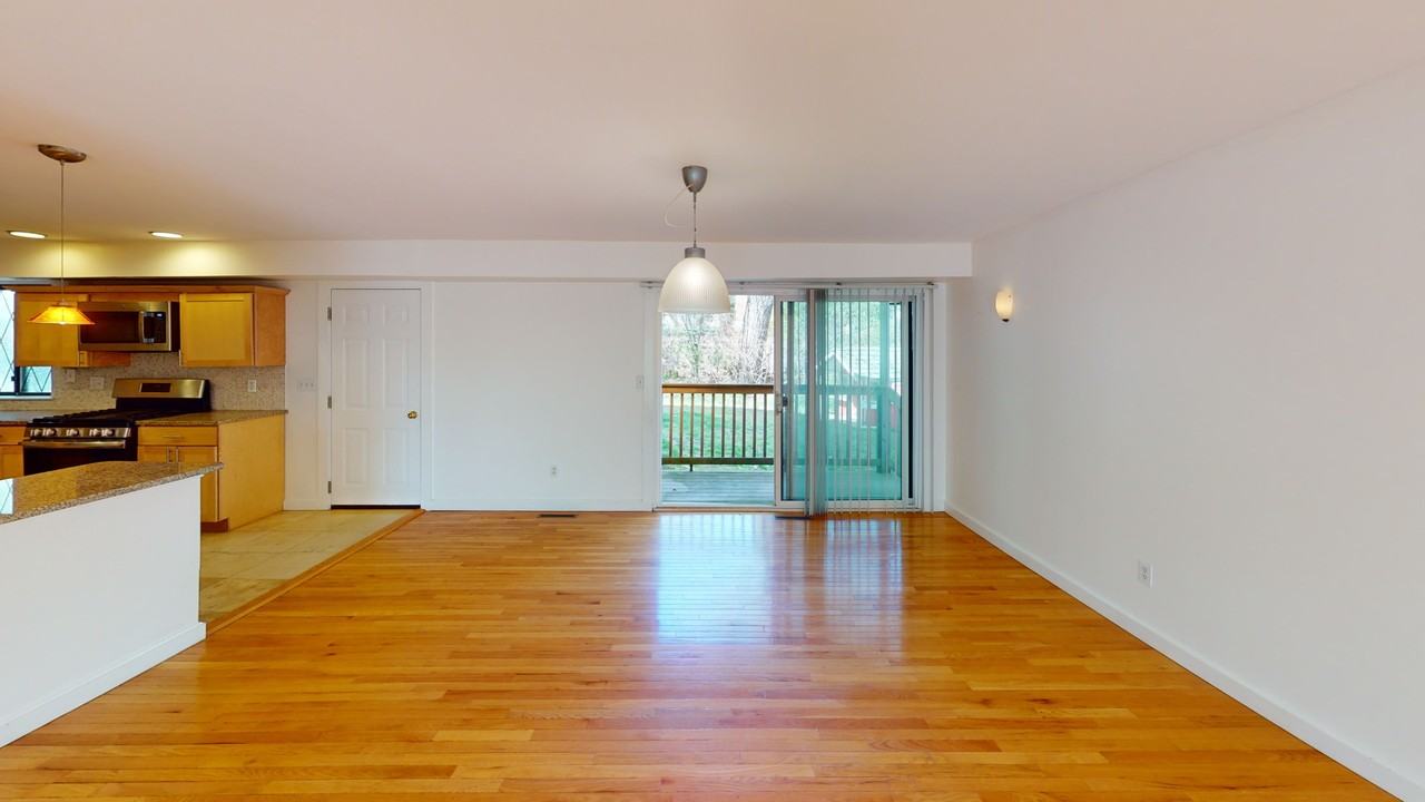 22-24 Broadlawn Park - Photo 2 of 31