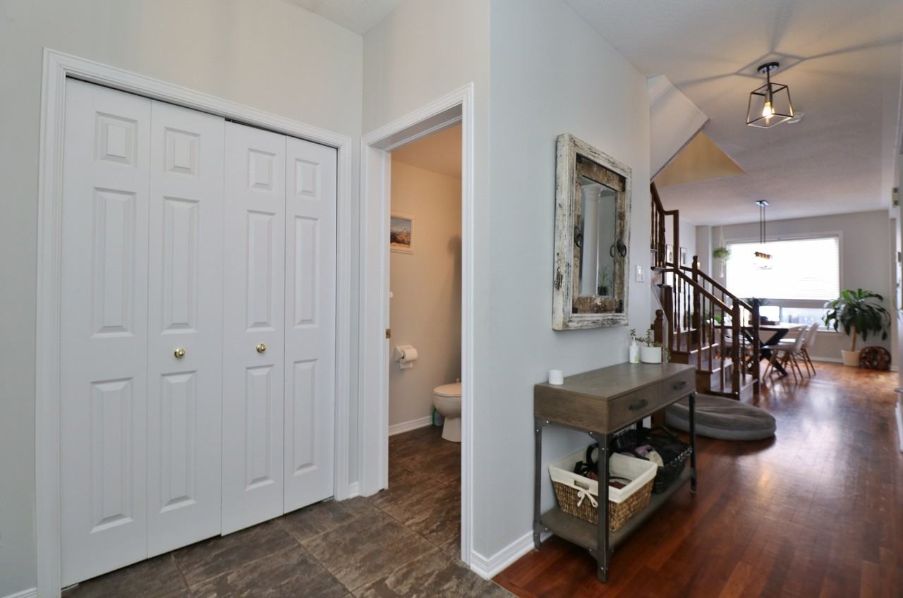 257 Rustic Hills Cres - Photo 4 of 46