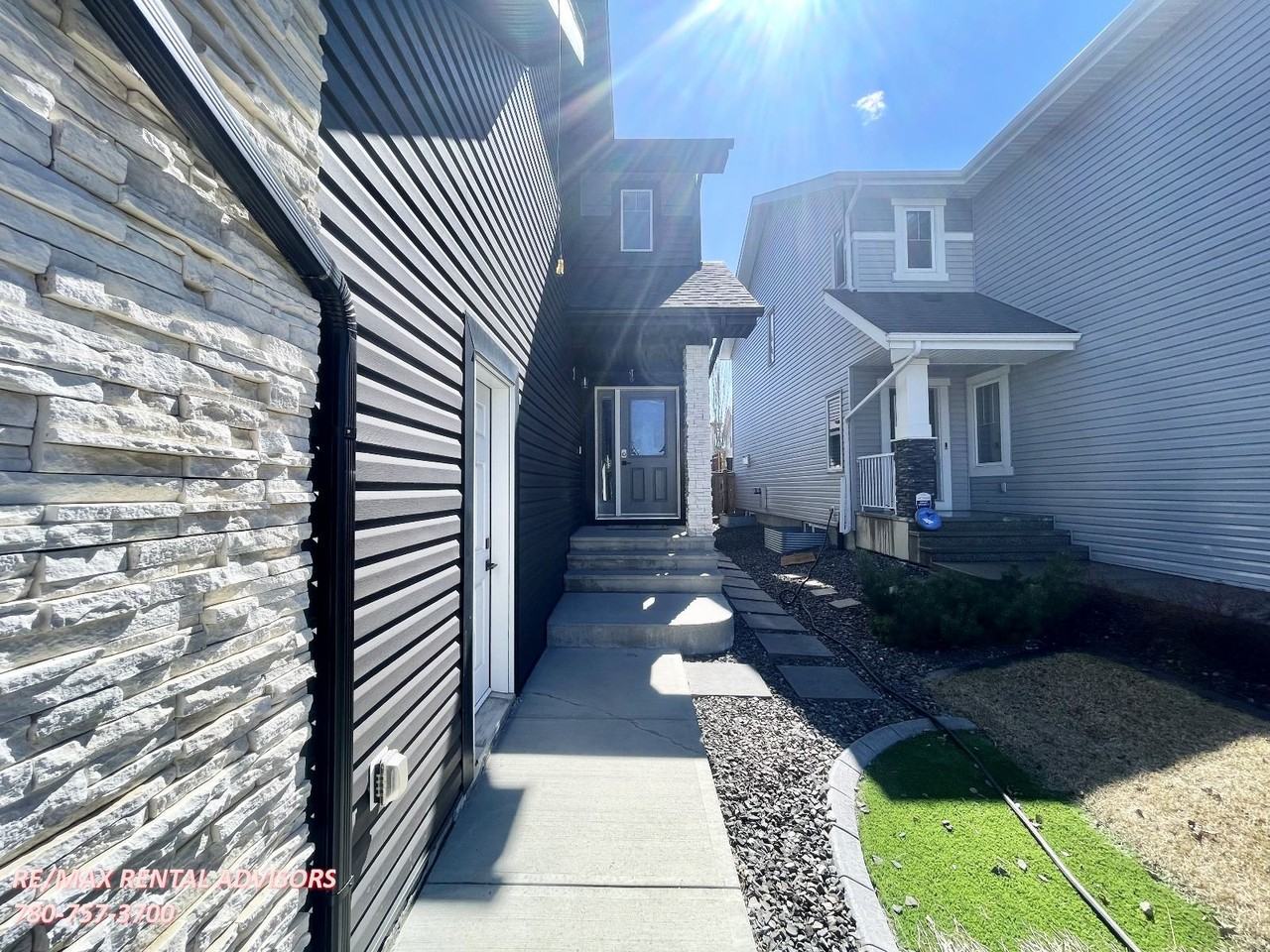 UPPER 13047 207 Street Northwest - Photo 3 of 27