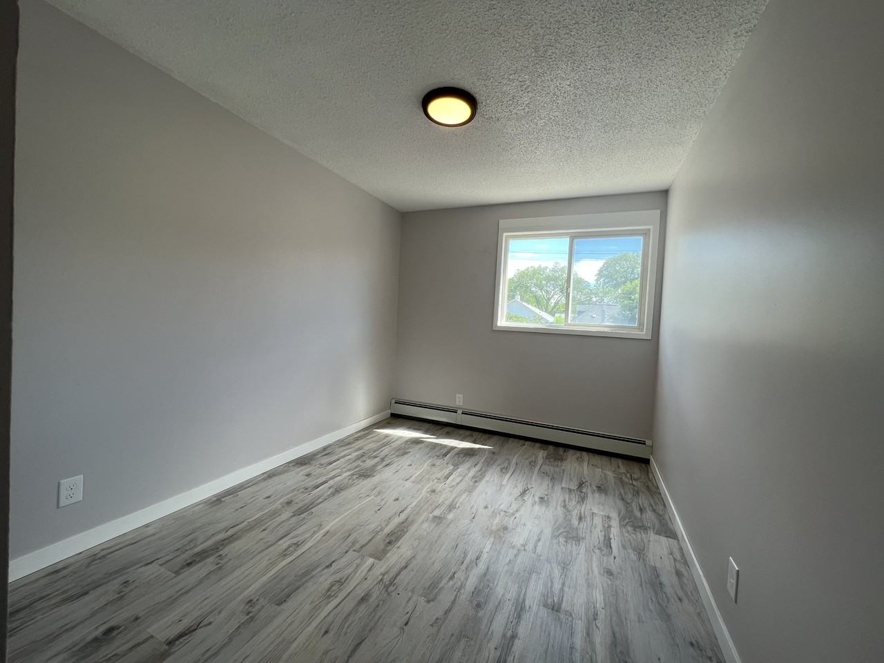 284 Notre Dame Street - Photo 4 of 9