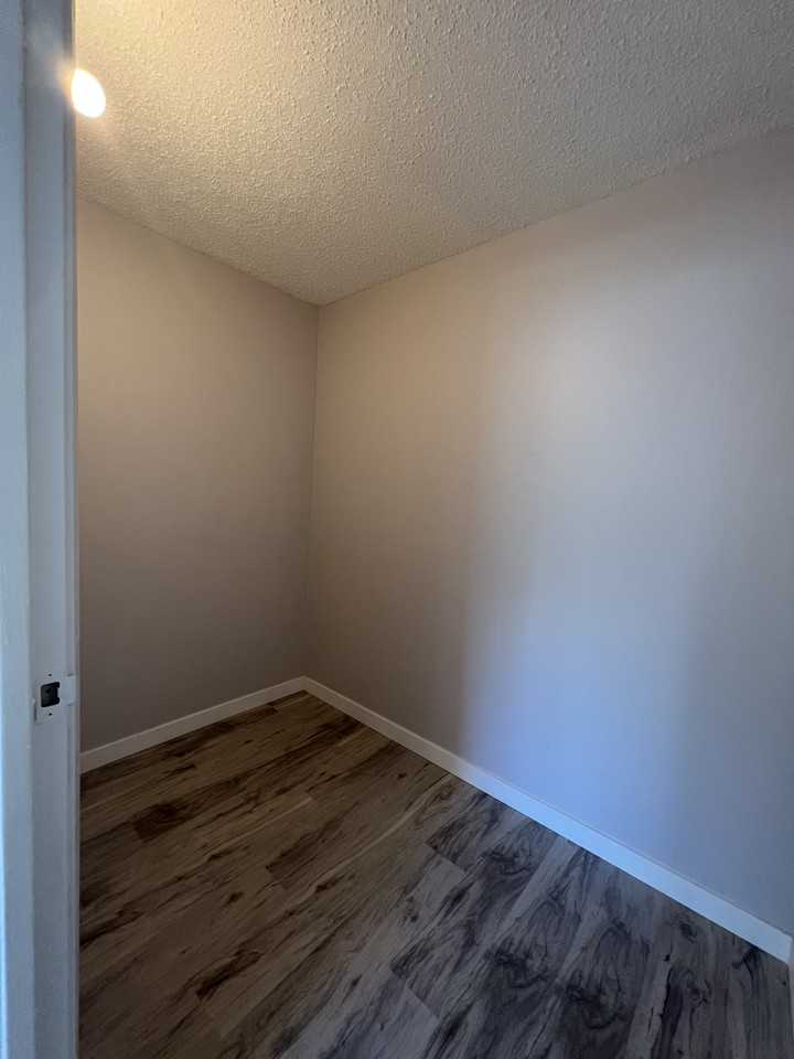 284 Notre Dame Street - Photo 6 of 9
