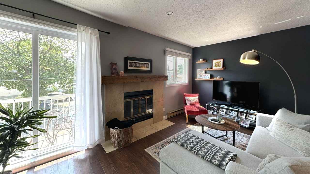 E-220 Goulet Street - Photo 3 of 15