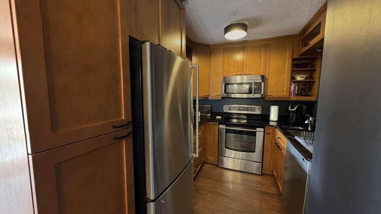 E-220 Goulet Street - Photo 7 of 15