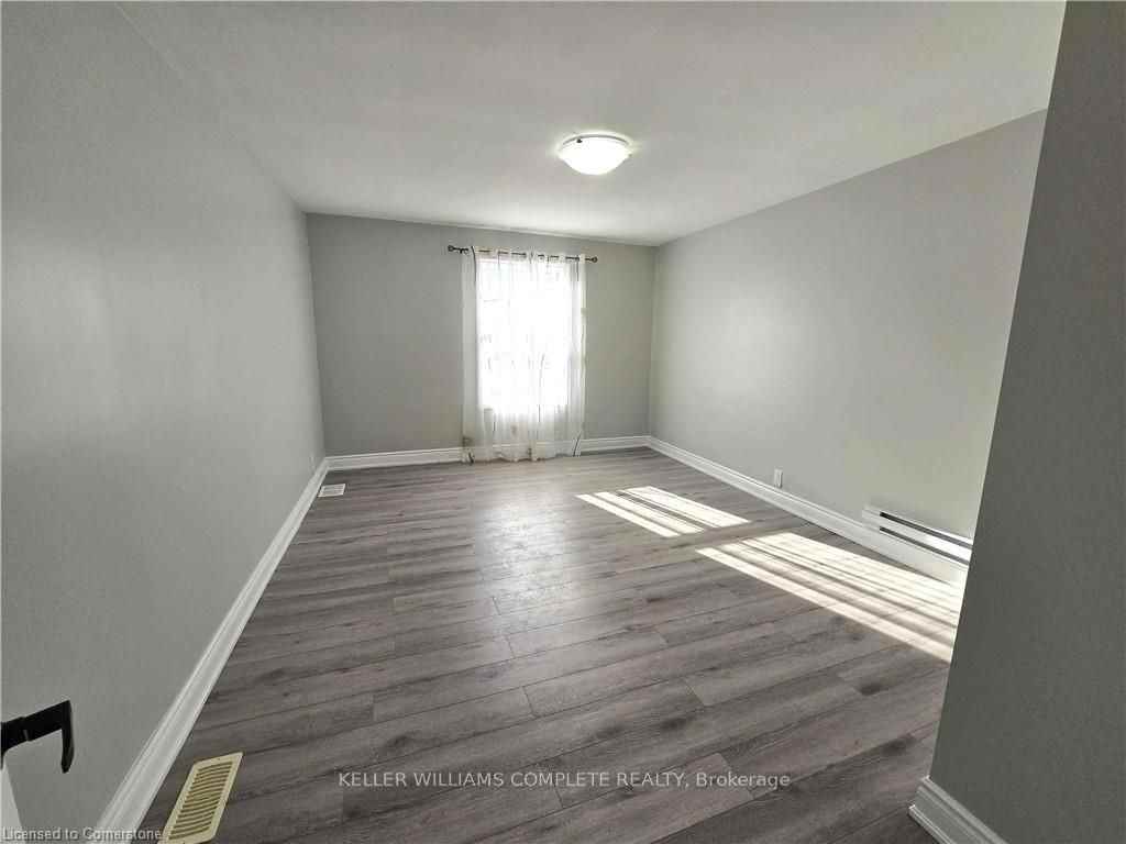 300 Balmoral Ave N - Photo 6 of 15