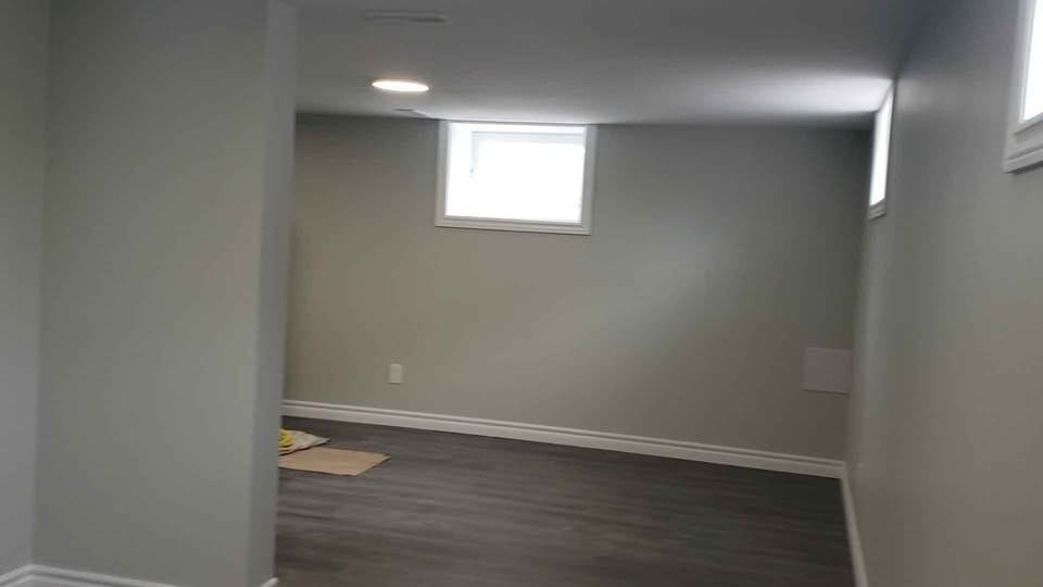 105 Harold Ave - Photo 3 of 10