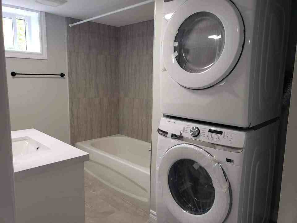 105 Harold Ave - Photo 7 of 10