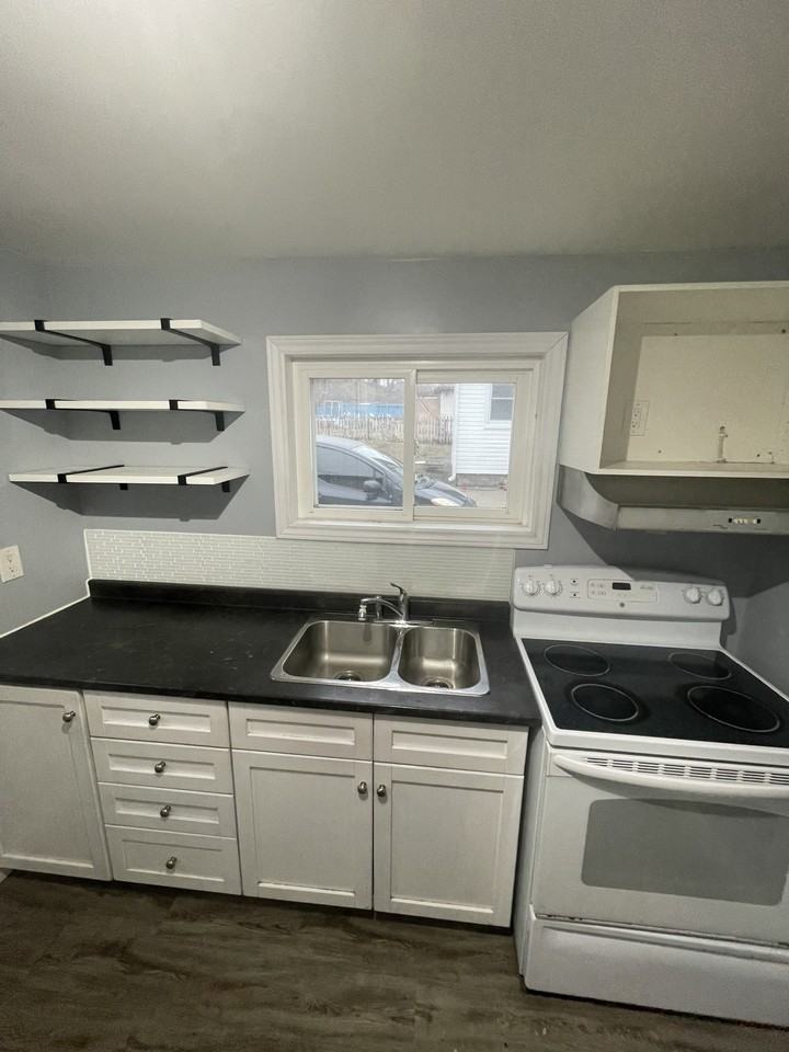 348 West St - Photo 4 of 18
