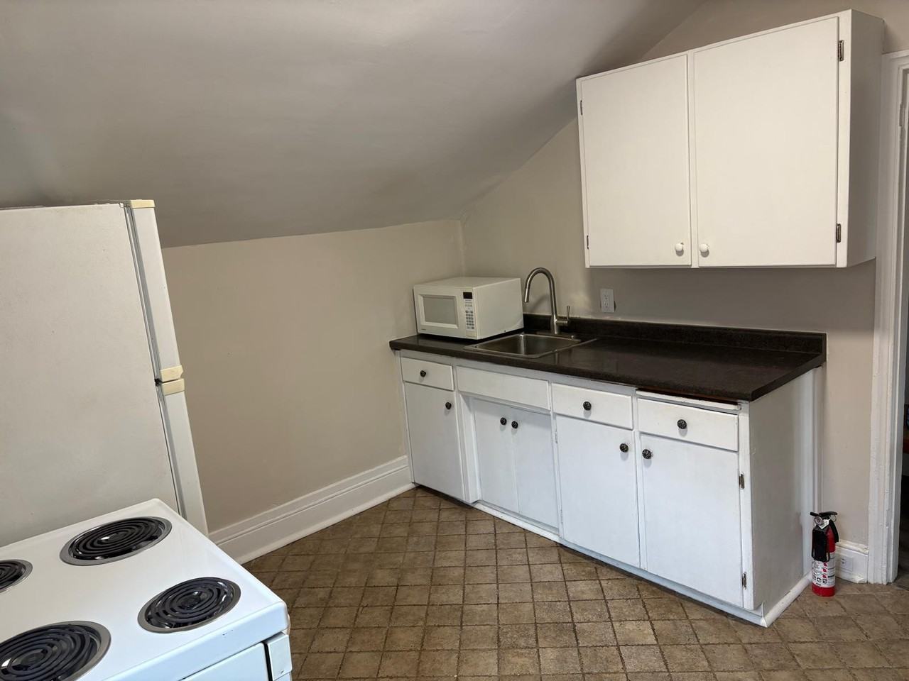 96 Arthur St N - Photo 5 of 18