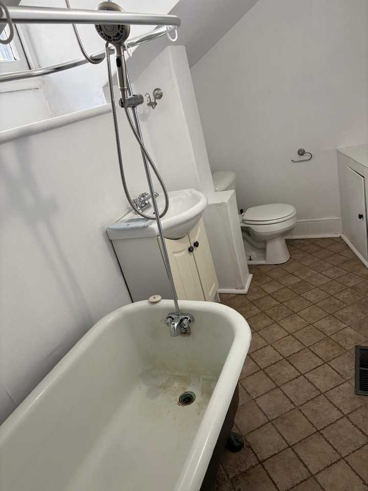 96 Arthur St N - Photo 6 of 18