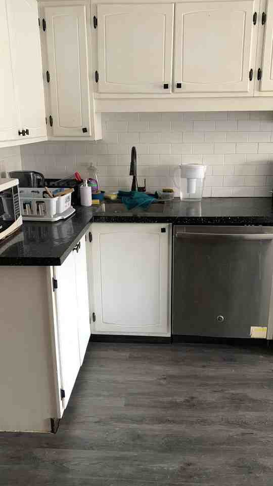 121 University Ave E - Photo 2 of 11