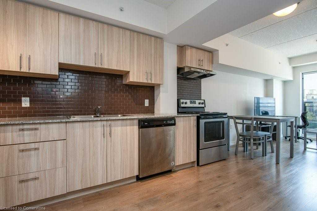 275 Larch St - Photo 3 of 16