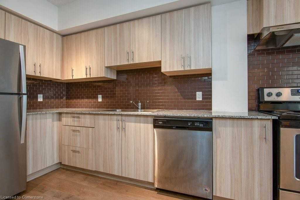 275 Larch St - Photo 4 of 16