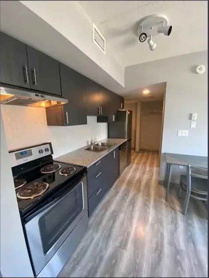 275-F Larch St - Photo 2 of 10