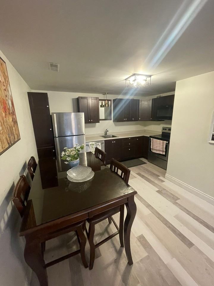 365 Roselawn Pl - Photo 6 of 11
