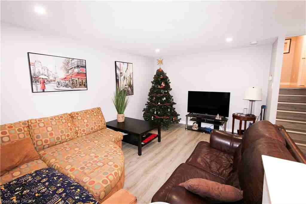 67 Karen Walk - Photo 3 of 19