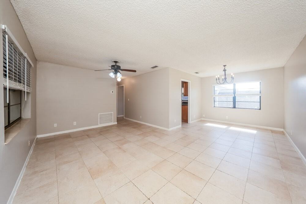 9732 Saddlebrook Dr - Photo 4 of 16
