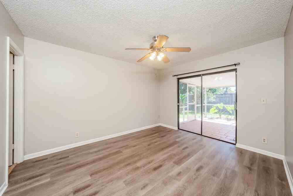 9732 Saddlebrook Dr - Photo 6 of 16