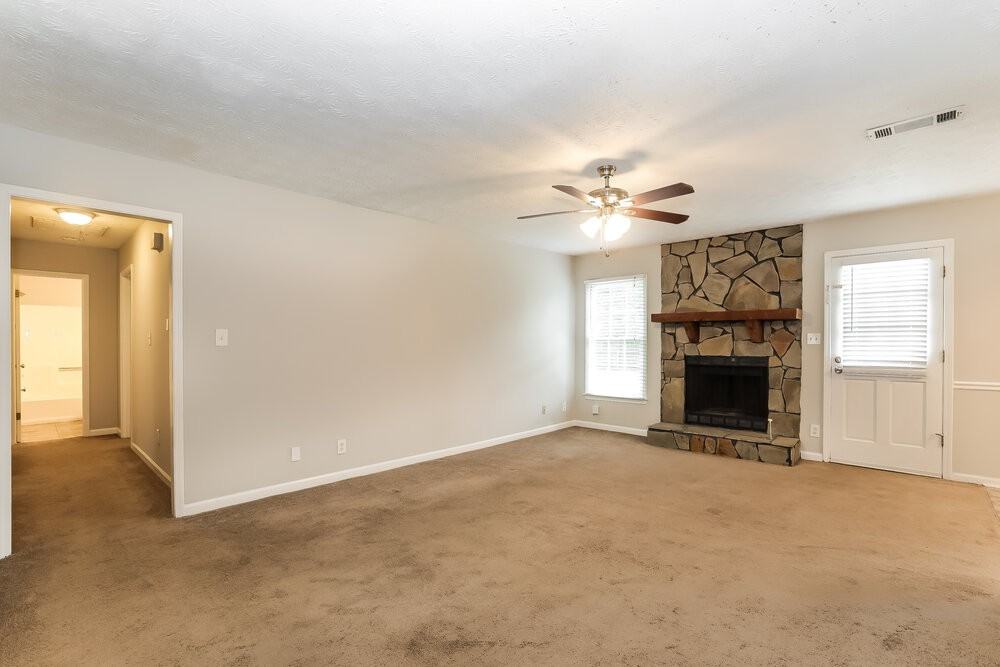 3568 Fernbrook Dr - Photo 3 of 16