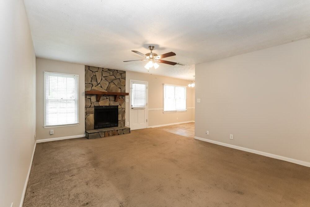 3568 Fernbrook Dr - Photo 4 of 16