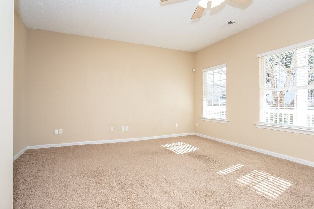 218 Prescott Ct - Photo 4 of 17