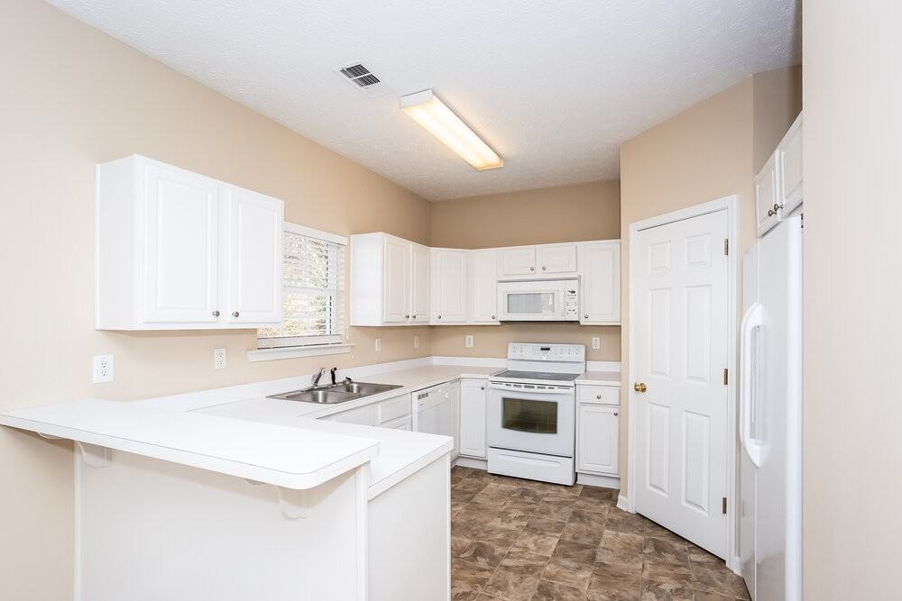 218 Prescott Ct - Photo 6 of 17