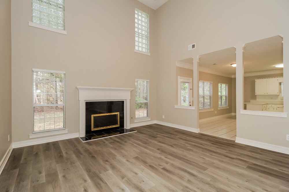 355 Woodstream Dr - Photo 6 of 20