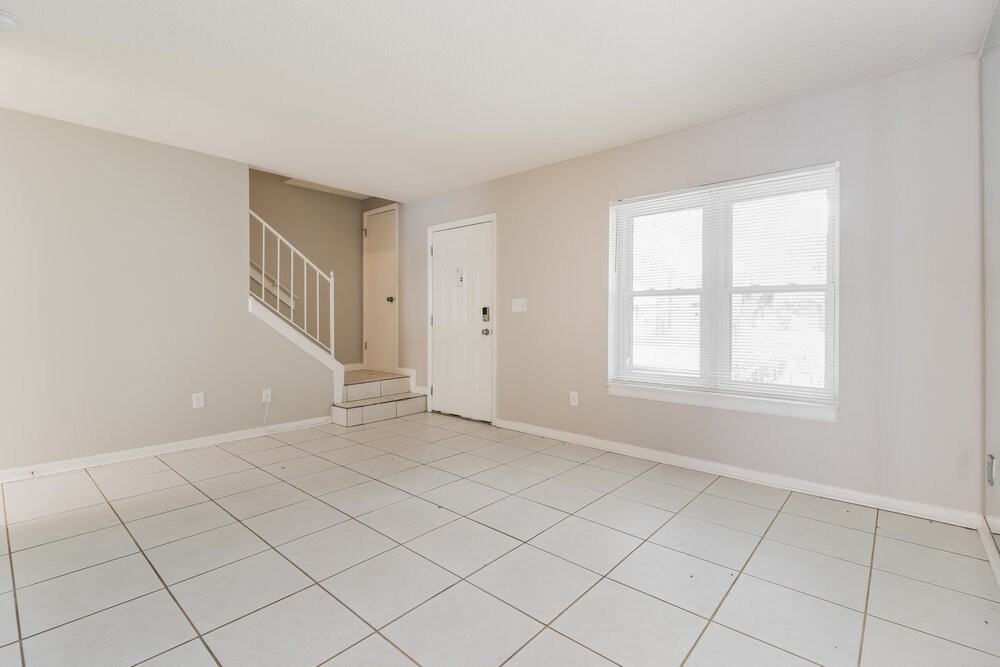7640 Woodbridge Blvd - Photo 5 of 20